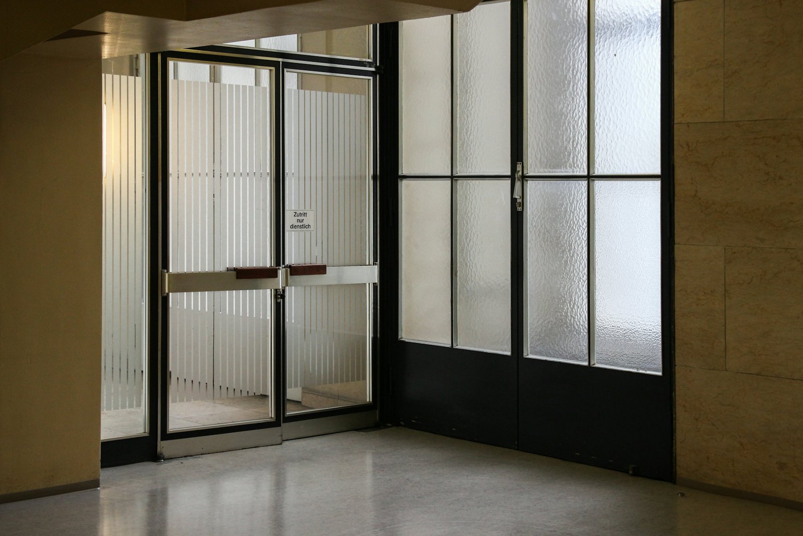 Aluminum and glass commercial entrance doors